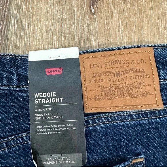Levi's Women's High Rise Jeans - Dark Blue - Picture 5 of 8